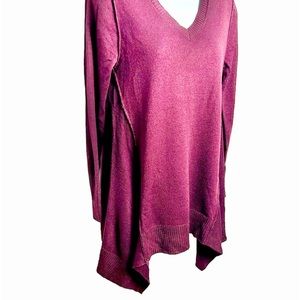 New York & Comp Burgundy Long Sweater Handkerchief Hem Small
